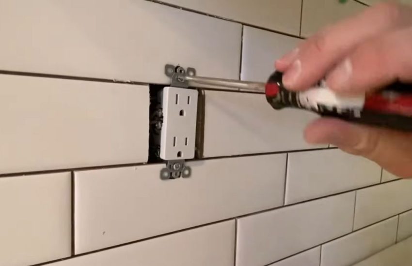 How to Tile Around an Outlet with a Backsplash Kit