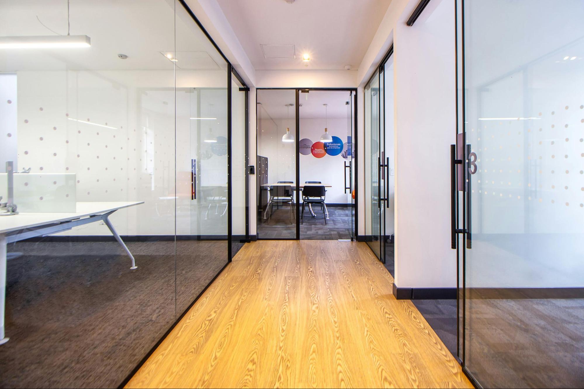 Heavy-Duty Commercial Vinyl Flooring: How to Spec It Right for High-Traffic Environments 3 vinyl flooring for corporate offices